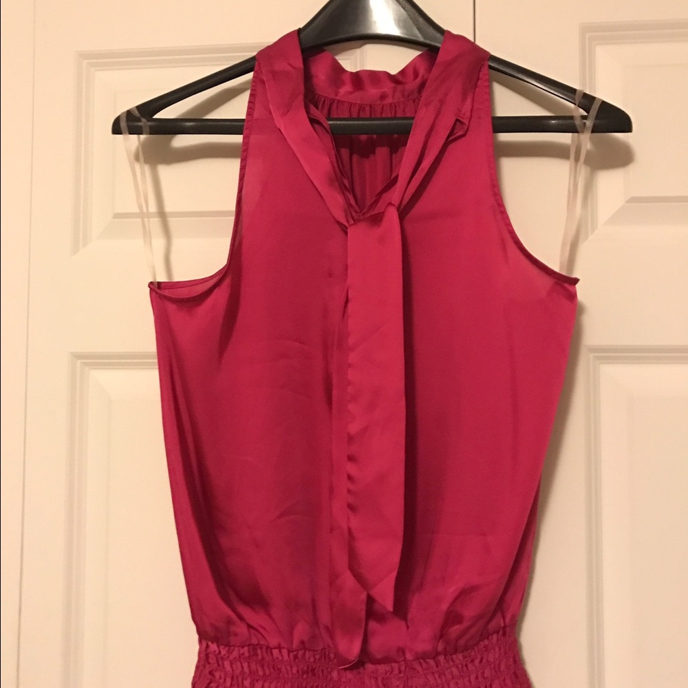Satn sleeveless blouse,